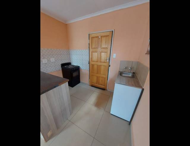 2 BEDROOM PROPERTY TO RENT IN PROTEA GLEN